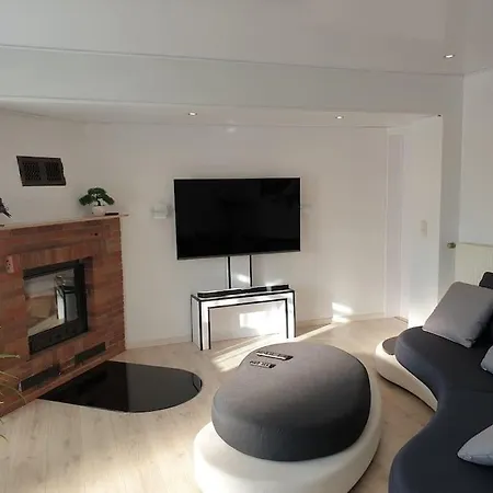 Ferienwohnung Im Modernen Ambiente Mit Eigenem Aussenbereich *