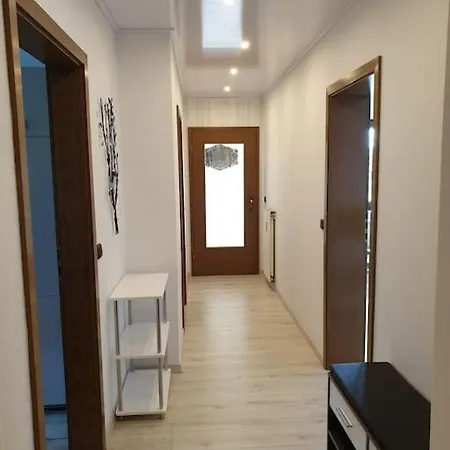 Appartement Ferienwohnung Im Modernen Ambiente Mit Eigenem Aussenbereich *